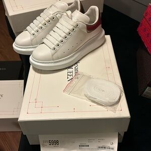 Alexander McQueens women’s